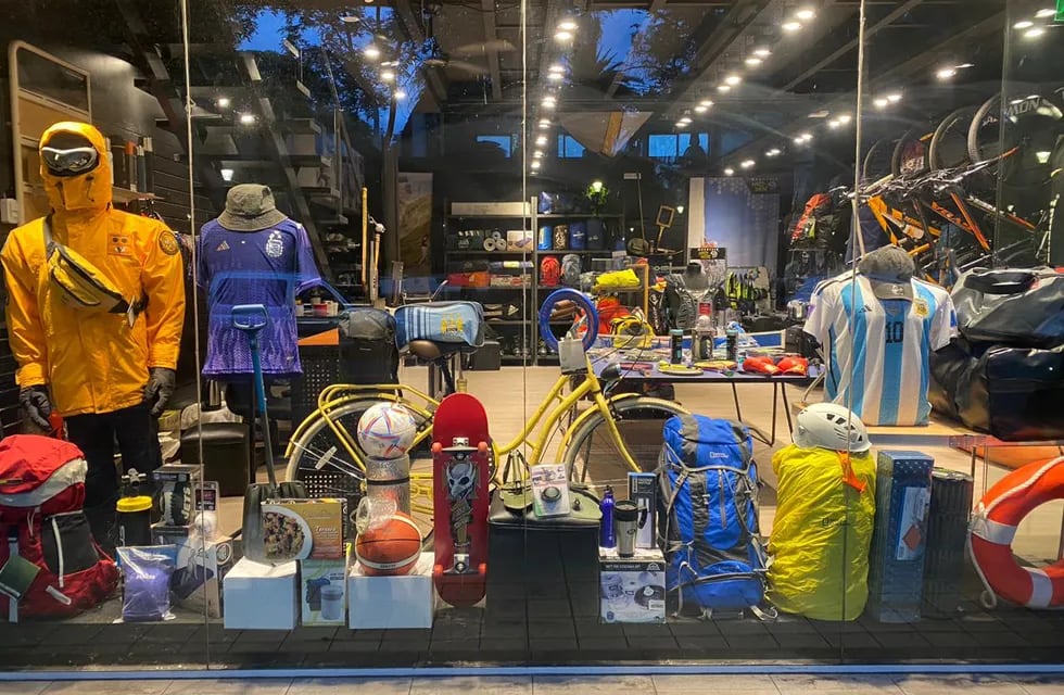 En Mendoza, luego de la pandemia, dos tiendas especializadas en la compra venta de material deportivo crecen por el aumento en la demanda del público de productos usados.