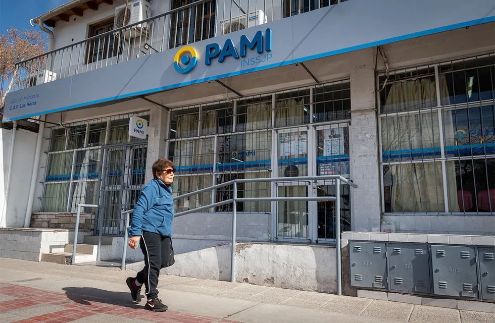 PAMI anunció ayer que se restablece el uso de recetas y órdenes médicas electrónicas, lo que alivia a los afiliados. | Foto: Ignacio Blanco / Los Andes