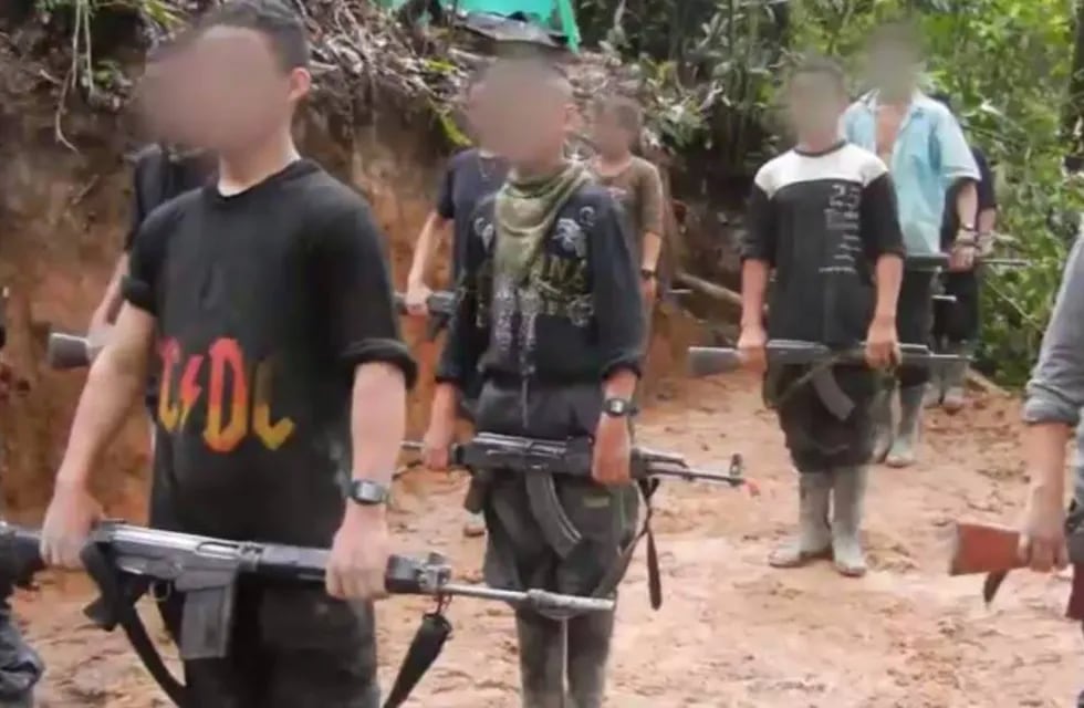 Difunden un video de niños supuestamente entrenados por las FARC