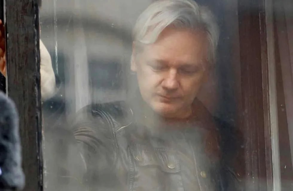 Revelan que Julian Assange sufrió un ACV en octubre pasado