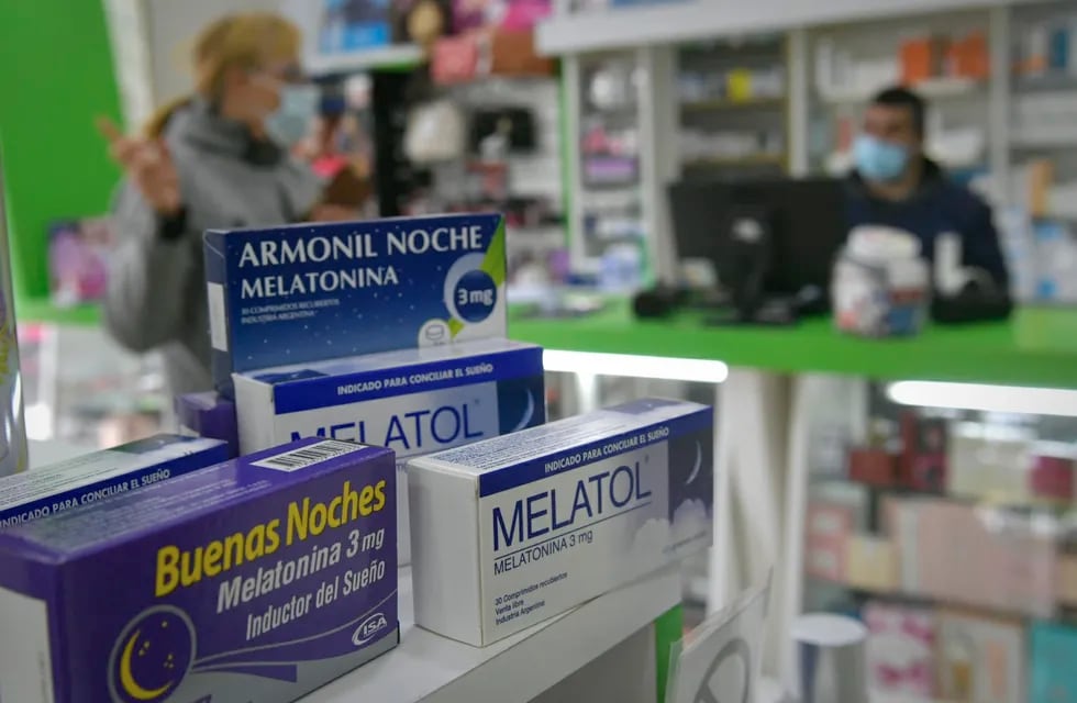 Los productos con melatonina tienen una demanda estable, pero a partir de abril se dio un notable crecimiento en su consumo en las farmacias de la provincia. Foto: Orlando Pelichottí / Los Andes