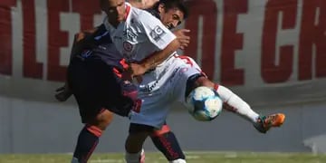 El Globo le ganó a San Lorenzo (C) con goles de Navarro, Alí y Herrera y así le metió presión al Deportivo Maipú, que juega más tarde.