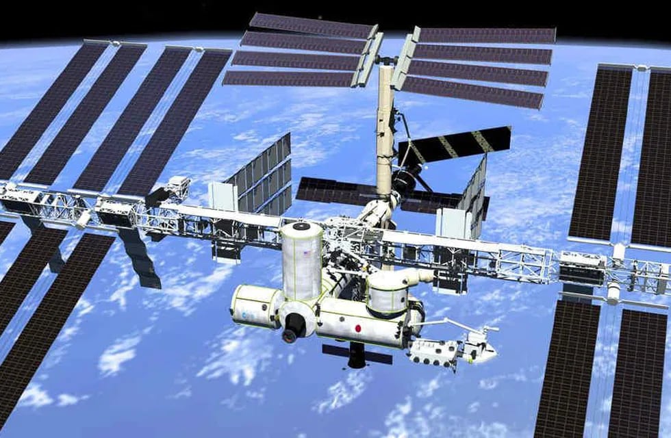 Un satélite argentino ingresó en la órbita de la estación y la nave tuvo que corregir su ruta.