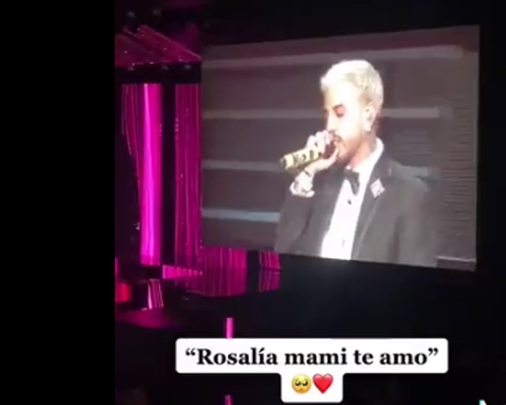 Rauw Alejandro confesó su amor a Rosalía. Captura video. Twitter.