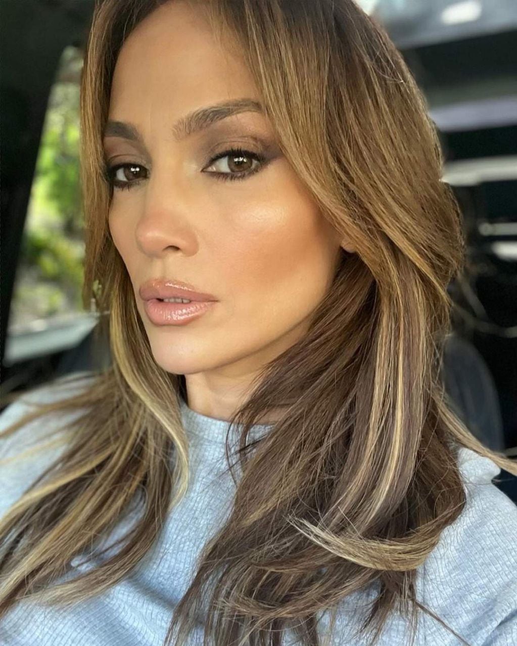Jennifer Lopez tuvo un inconveniente técnico y su rostro quedó al descubierto