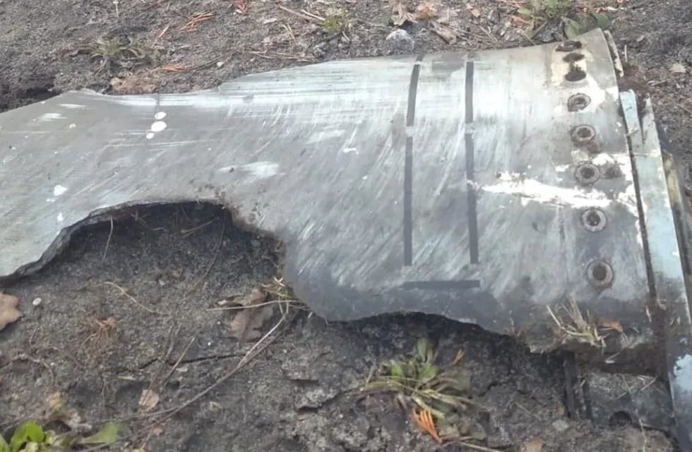 Los restos de un misil cayeron en el jardín de una de las casas presidenciales.