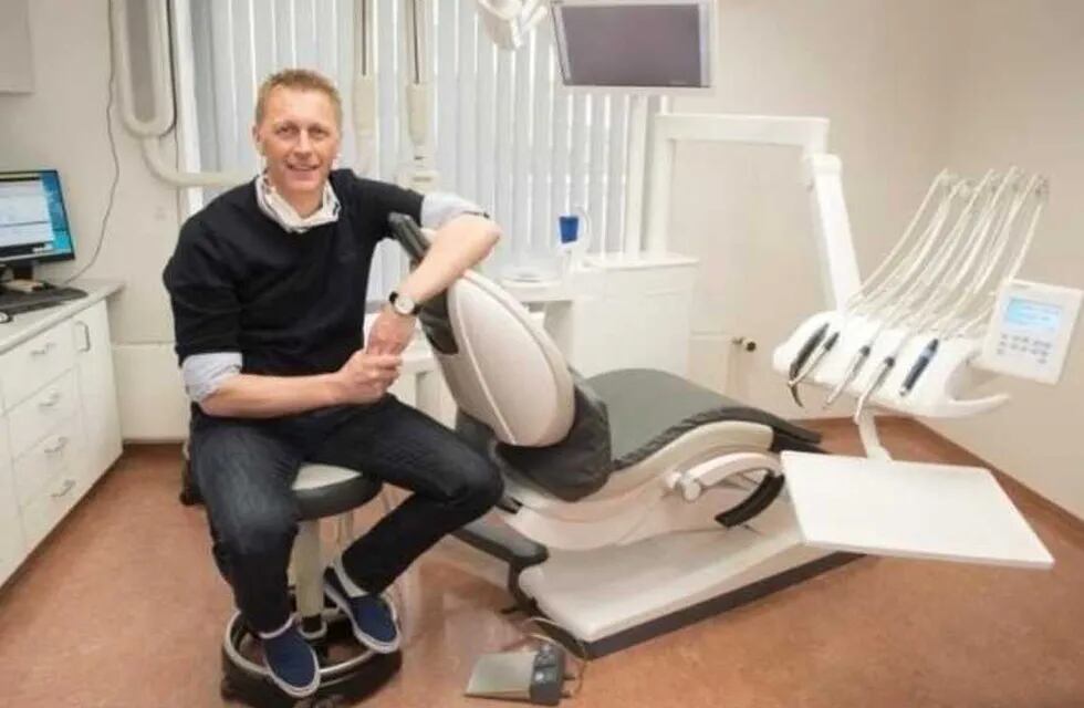 Renunció el DT de Islandia y volvió a su trabajo como dentista