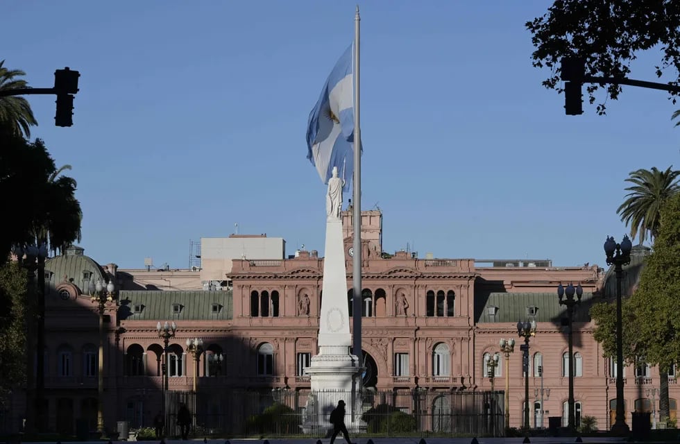 Necesitamos ejemplos de exteriorización moral, intelectual y emocional integrados a las personas, para fortalecer la necesidad de obtener el honor de ser argentinos. / Gentileza