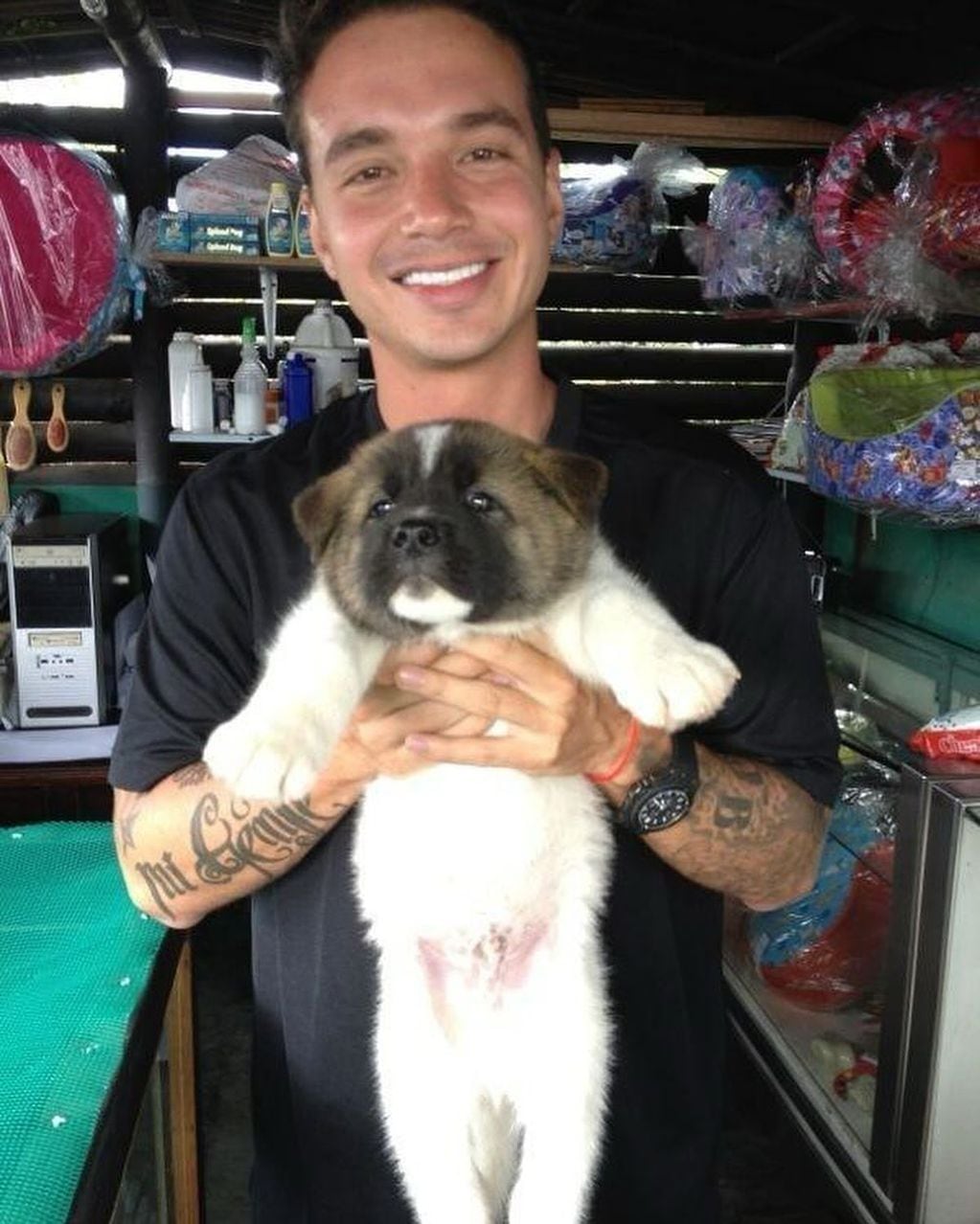 El sentido posteo de JBalvin sobre su perro Enzo. / Instagram