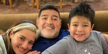 Diego Maradona junto a Jana y Dieguito Fernando.