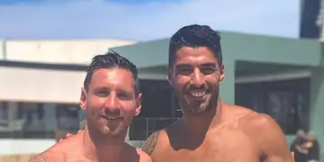 Luis Suárez junto con Leo Messi