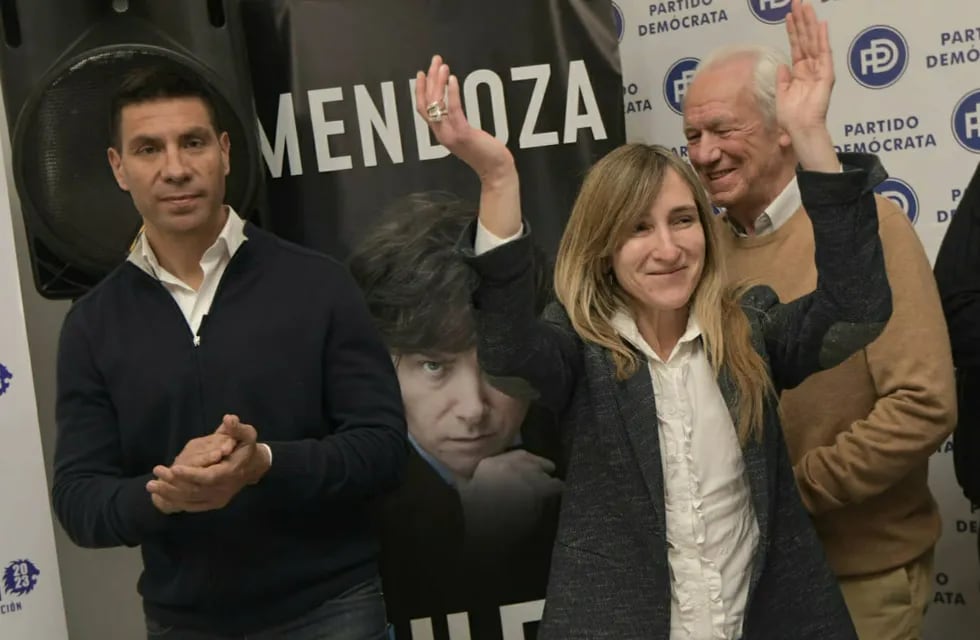 Los candidatos a diputados nacionales de La Libertad Avanza, Facundo Correa Llano y Mercedes Llano. Fotos Orlando Pelichotti.