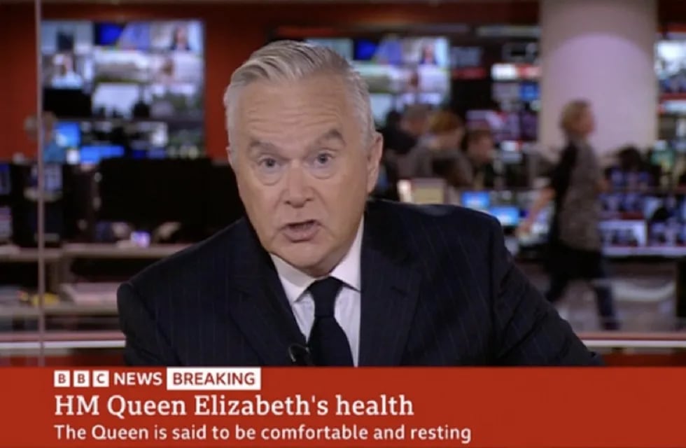 Reina Isabel II: en la BBC ya están "de negro", cumpliendo con el protocolo (Captura TV)