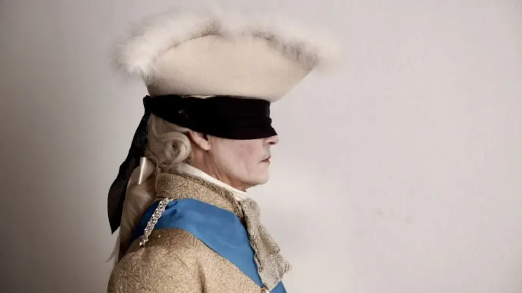 La primera imagen de Depp como Luis XV