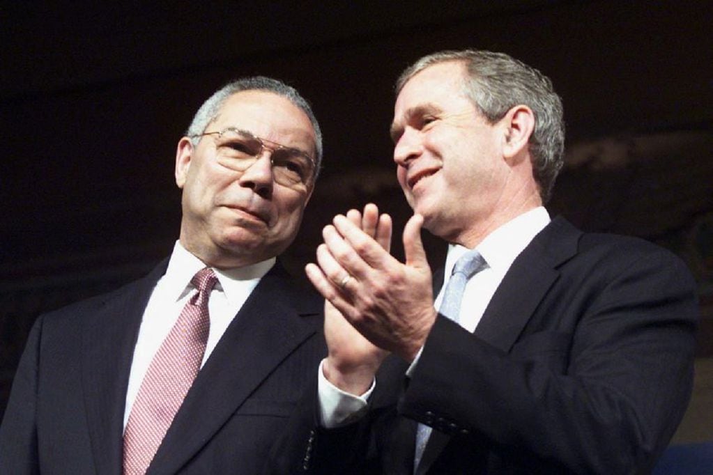 Murió Colin Powell: sus cuatro años como secretario de Estado de George W. Bush marcaron su carrera - 