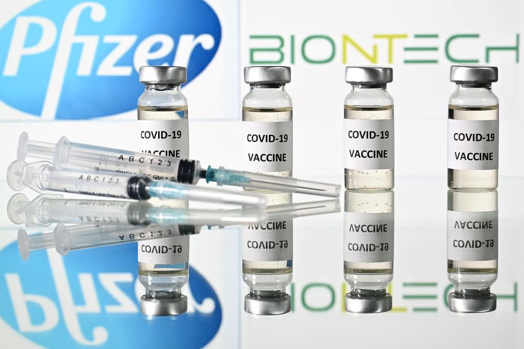 La vacuna de Pfizer ya se aplica a la población de riesgo en varios países como EEUU, Canadá y Reino Unido - Foto: 