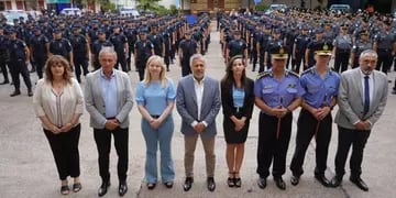Alfredo Cornejo presentó a 140 nuevos efectivos policiales