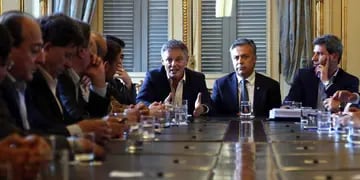 Junto a los vitivinícolas, ayer se reunió con el ministro de Producción Cabrera. El gobernador espera una reunión “a solas” con Macri.