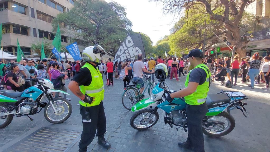 Comenzó una nueva marcha del Polo Obrero por Ciudad. / Foto: Claudio Gutiérrez.
