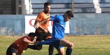 Derrotó 2-0 a Rivadavia con goles de Contrera y Jofré en los últimos diez minutos. Victorias de Talleres, San Martín y Rodeo.