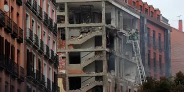 Explosión y destrozos en un edificio de Madrid