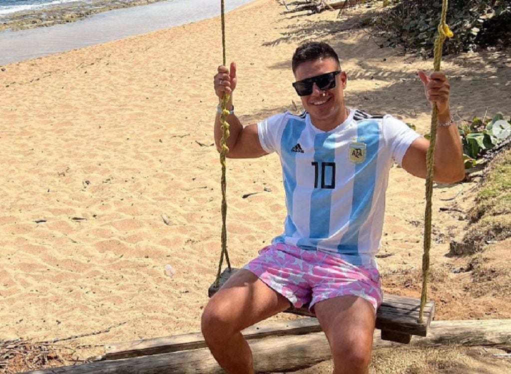 Juan Pablo Fernández, el mendocino que besó en el cuello a Lionel Messi en Miami y se hizo viral (Instagram @juaampifernandez)