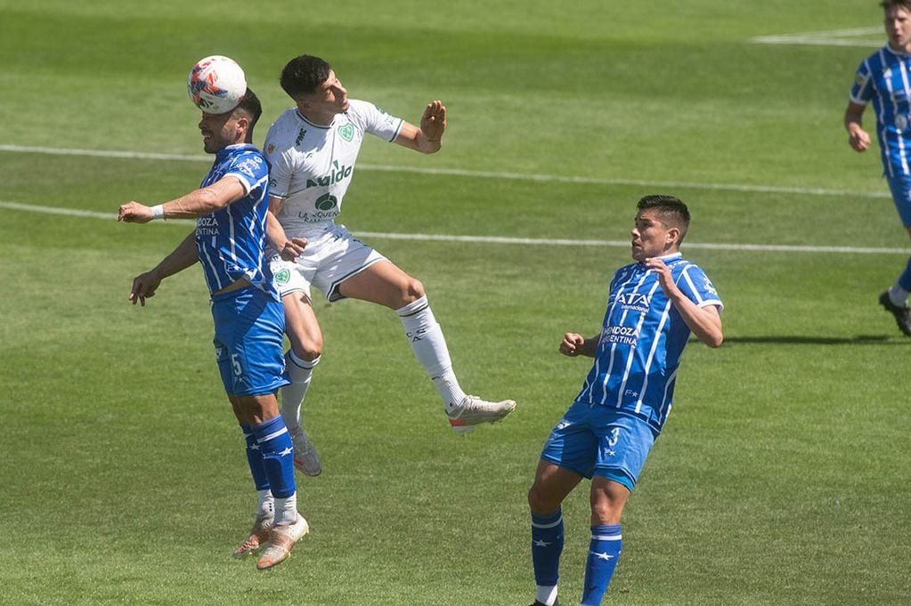 Godoy Cruz Antonio Tomba recibió este sábado a Sarmientio por la Liga Profesional de Fútbol.