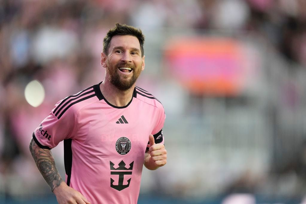 Lionel Messi festeja tras anotar un gol para el Inter Miami ante Orlando City en el partido de la MLS, el sábado 2 de marzo de 2024, ante Orlando City. (AP Foto/Rebecca Blackwell)