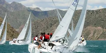La 4ta. edición del torneo para veleros de casi 8 metros de largo se celebrará en Potrerillos, del 9 al 12 de febrero. 