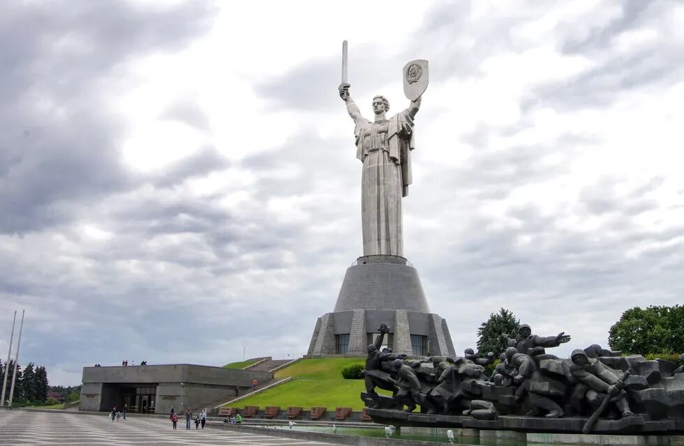 Monumento a la Patria en Kiev, Ucrania