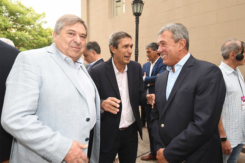 Elian Japaz, Rodolfo Gabrielli y Adolfo Bermejo. Foto: José Gutiérrez / Los Andes