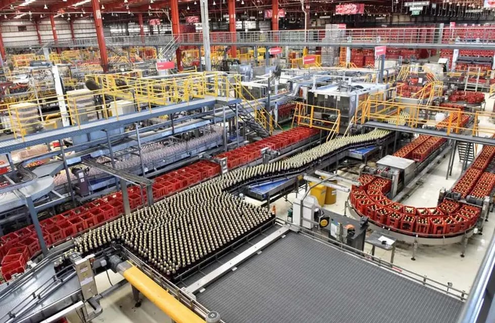 Coca Cola Andina instalará una nueva línea de producción en Mendoza.