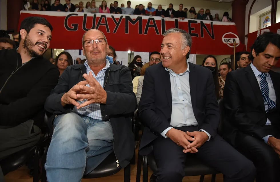 El intendente de Guaymallén, Marcelino Iglesias y el senador nacional Alfredo Cornejo. Ambos han criticado duramente la gestión de Luis Lobos.