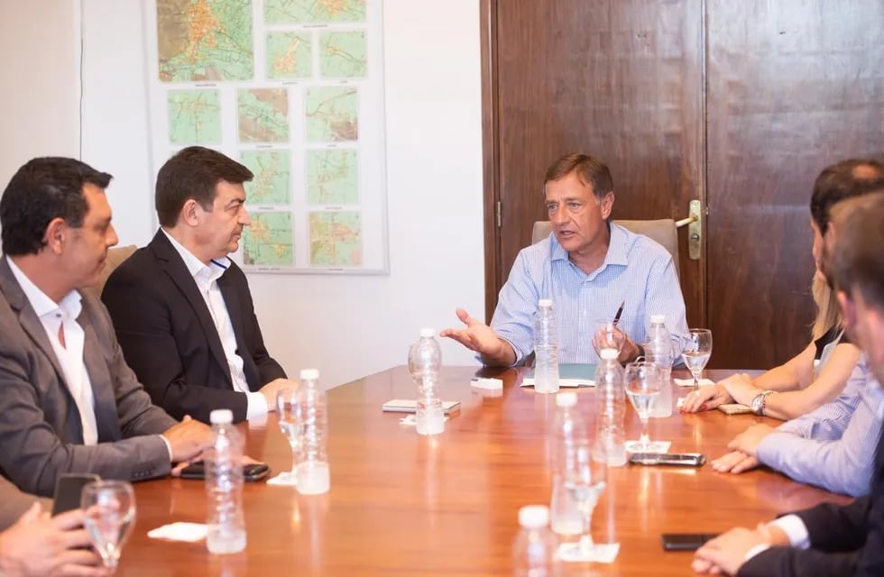 Rodolfo Suárez y Omar De Marchi, reunidos en Casa de Gobierno. Gentileza