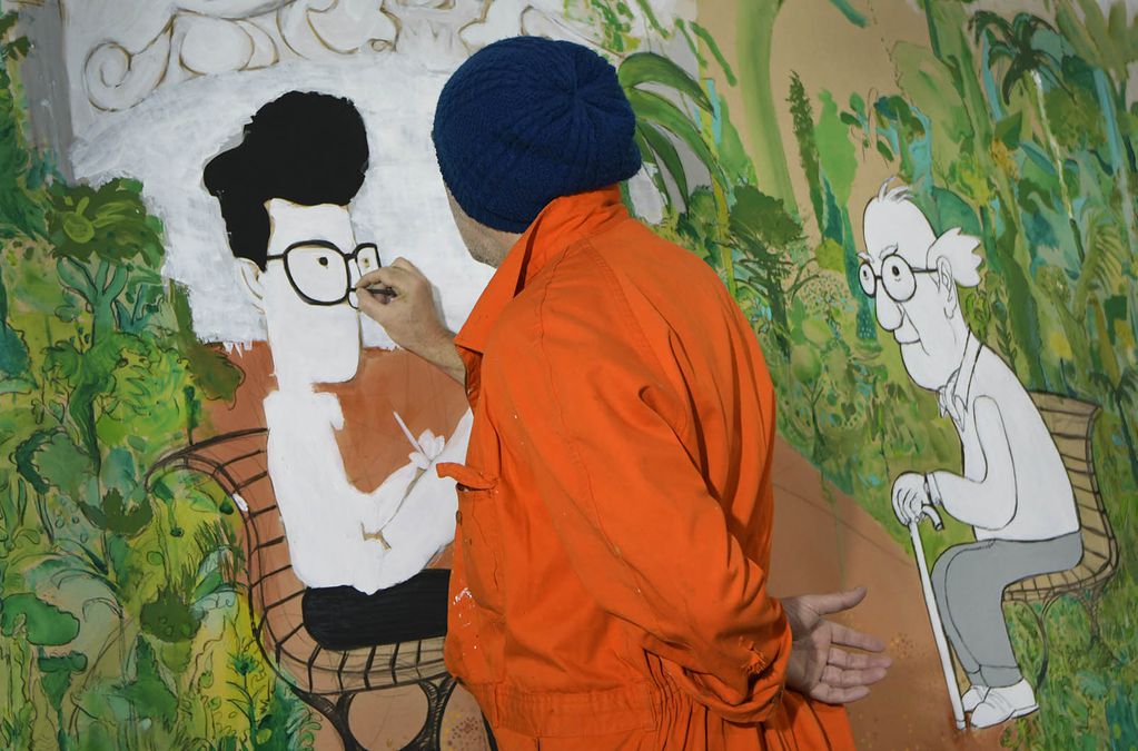 El artista Miguel Rep, en la construcción del mural ayer por la mañana. Foto: Orlando Pelichotti / Los Andes 