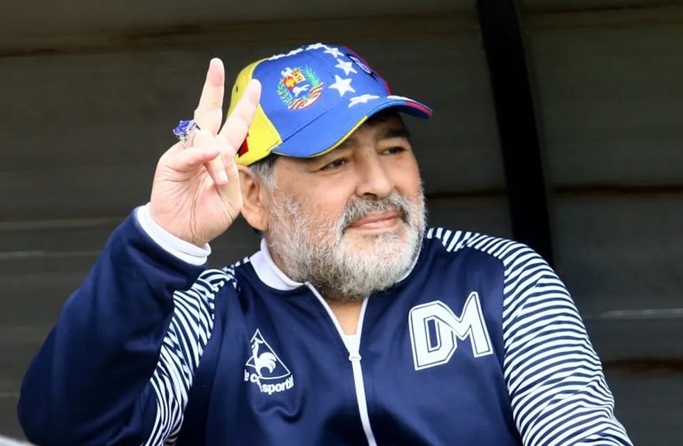 Diego Maradona se encuentra recuperándose en su casa tras ser operado por un edema en la cabeza