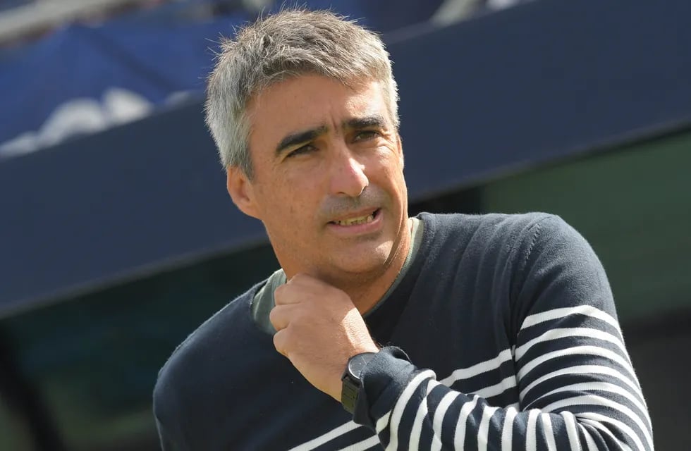 Marcha atrás, Gabriel Gómez sigue como Director Técnico de Independiente Rivadavia.