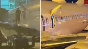 Video: un pasajero abrió la puerta de emergencia de un avión y saltó sobre una de las alas