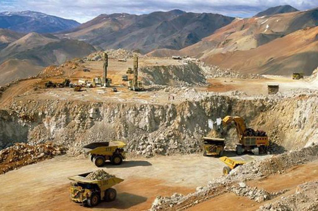 Las empresas mineras en San Juan trabajan sin problemas.