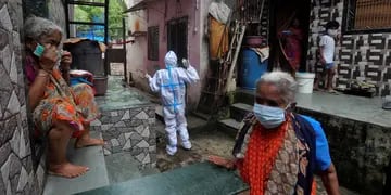 India es el tercer país con mayor número de casos de coronavirus en el mundo después de Estados Unidos y Brasil. Foto AP / Rafiq Maqbool