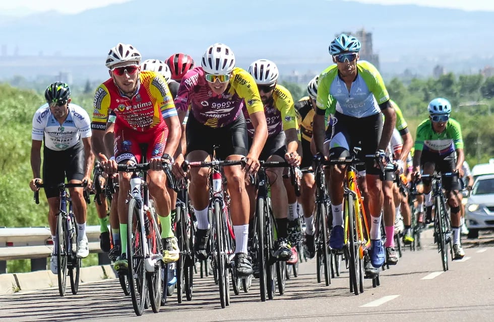 Se disputó la fecha 3 del Campeonato Mendocino de Ruta en el Corredor del Oeste, en Godoy Cruz, con triunfo del joven ciclista local Exequiel Nievas. /Gentileza