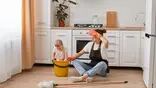 Niños y niños ayudan menos en tareas domésticas