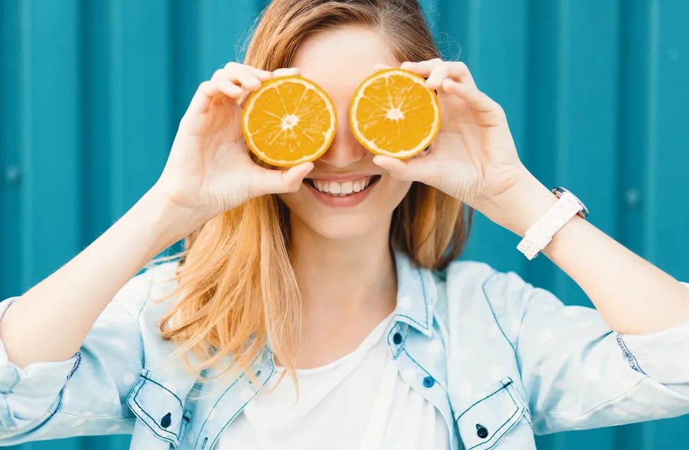 La vitamina C tiene un gran efecto antioxidante, por lo que previene el envejecimiento prematuro de las células. Imagen ilustrativa / Web