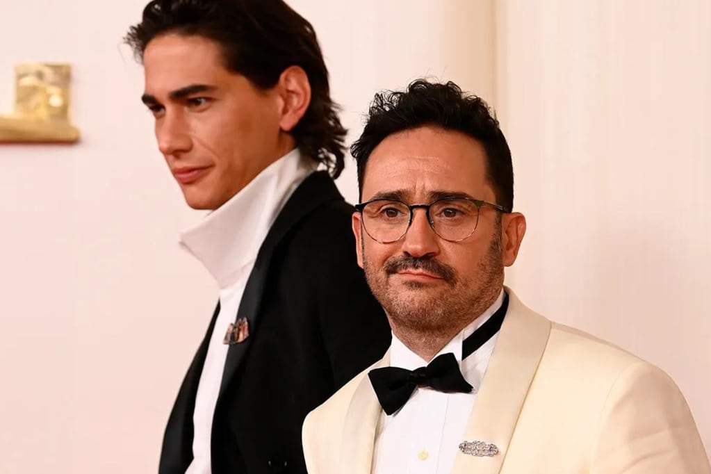 Juan Antonio Bayona y Enzo Vogrincic en los premios Oscar 2024