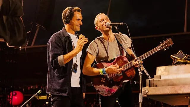 Roger Federer se subió al escenario durante un recital de Coldplay
