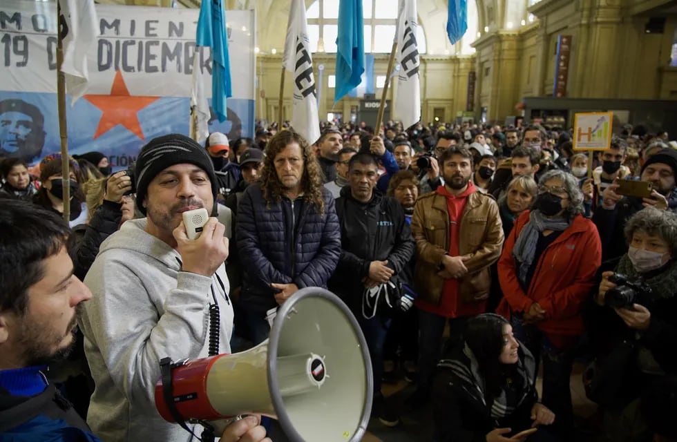 Juan Grabois y los movimientos sociales amenazan a la gestión de Alberto Fernández. Foto: Clarín
