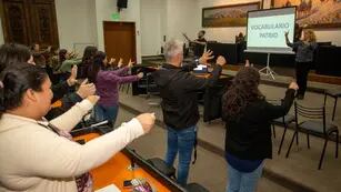 Docentes y estudiantes de Educación se capacitaron en lengua de señas