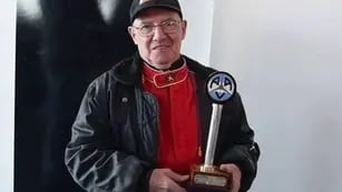 Julio Pardo, campeón con 81 años del automovilismo