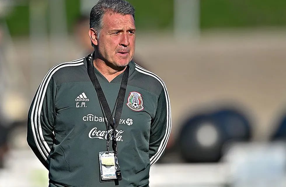 El entrenador del seleccionado de fútbol de México, el argentino Gerardo "Tata" Martino, está muy preocupado por que hay muchos jugadores que se niegan a vestir la camiseta del equipo nacional, según lo reveló hoy la prensa mexicana.