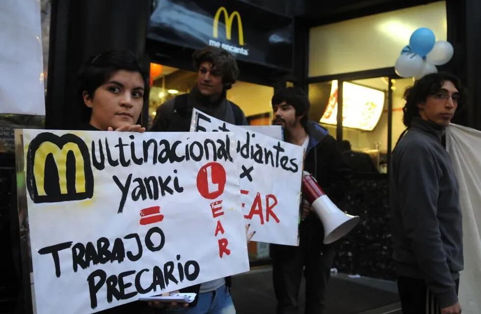 Escraches en Mendoza por despidos en la multipartista Lear 